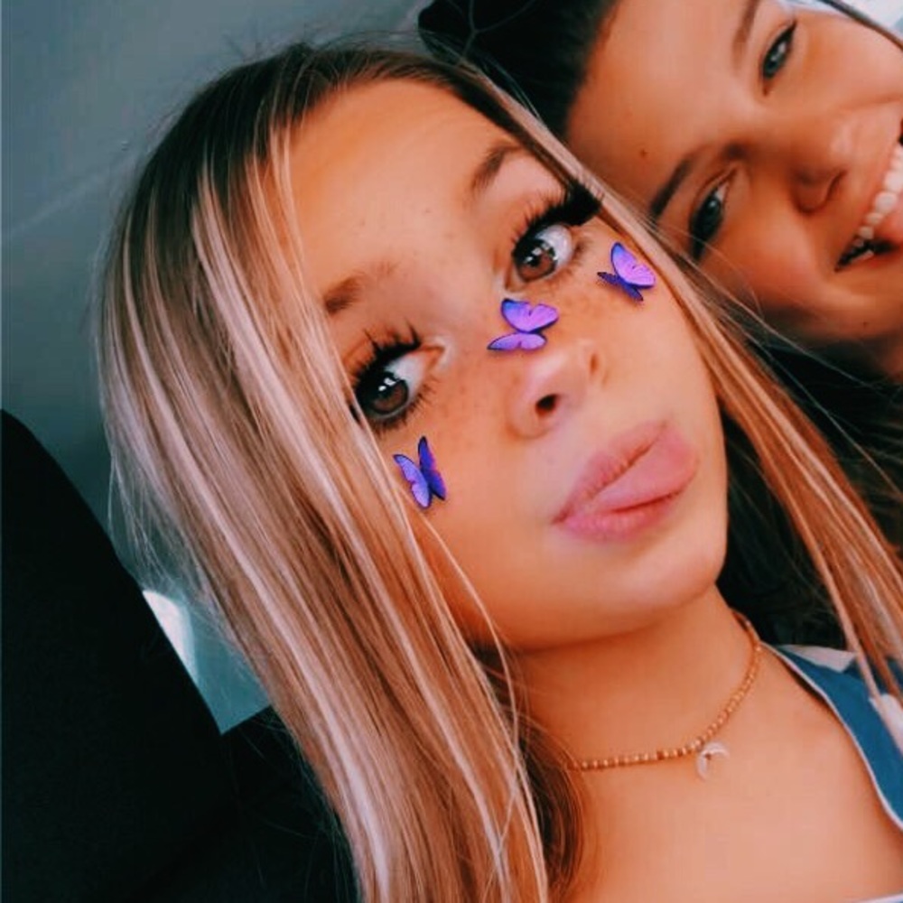 Meet your Posher, Mia